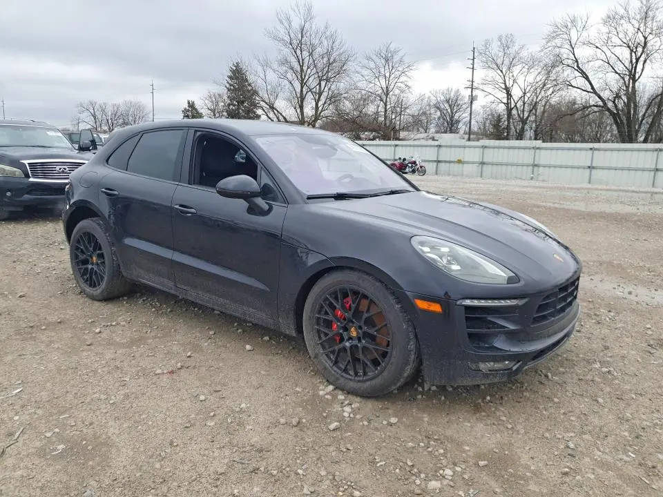 2017 PORSCHE MACAN GTS  