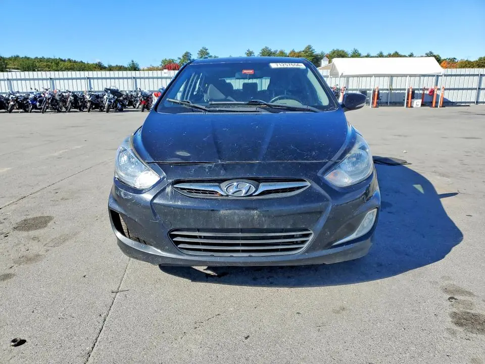 2013 HYUNDAI ACCENT SE  