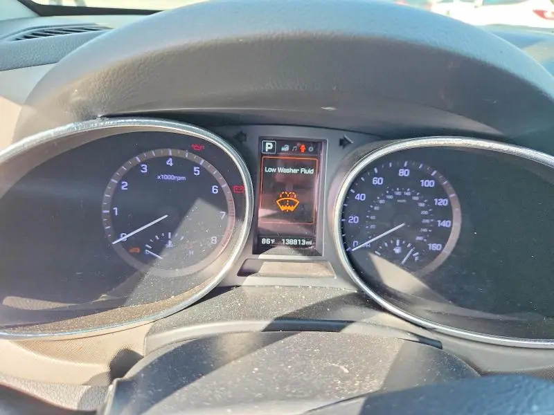2017 HYUNDAI SANTA FE SE  