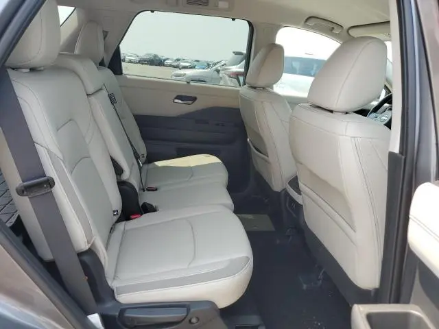 2024 NISSAN PATHFINDER SL  