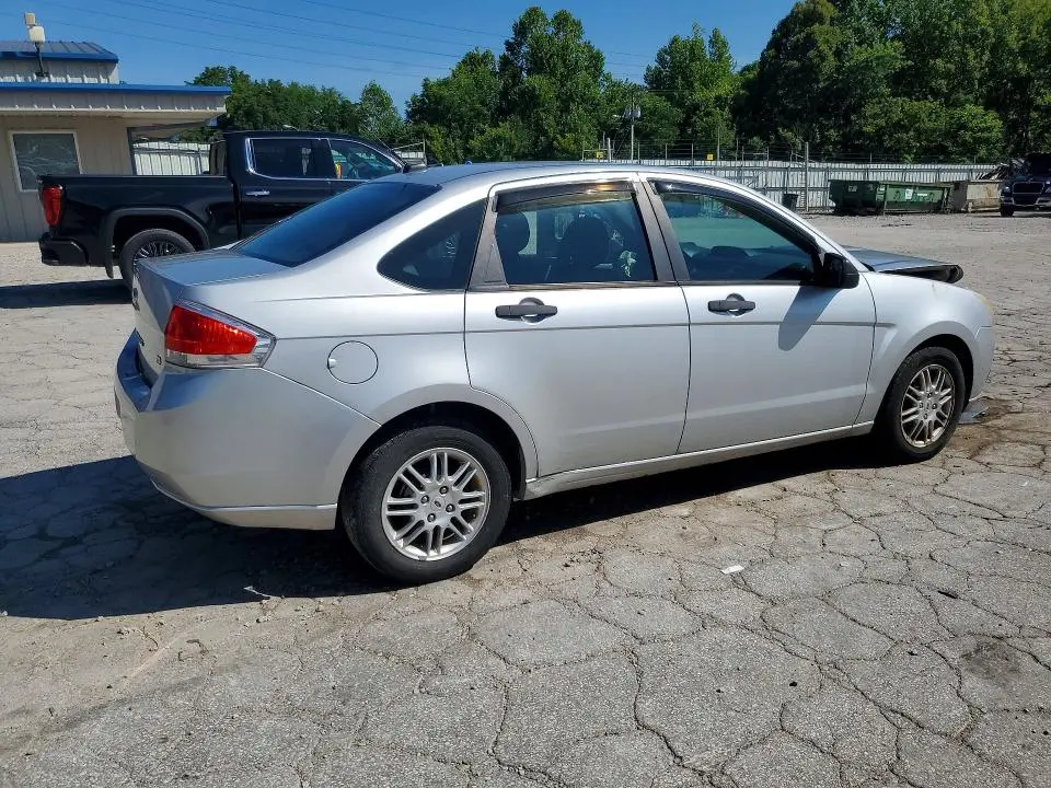 2010 FORD FOCUS SE  