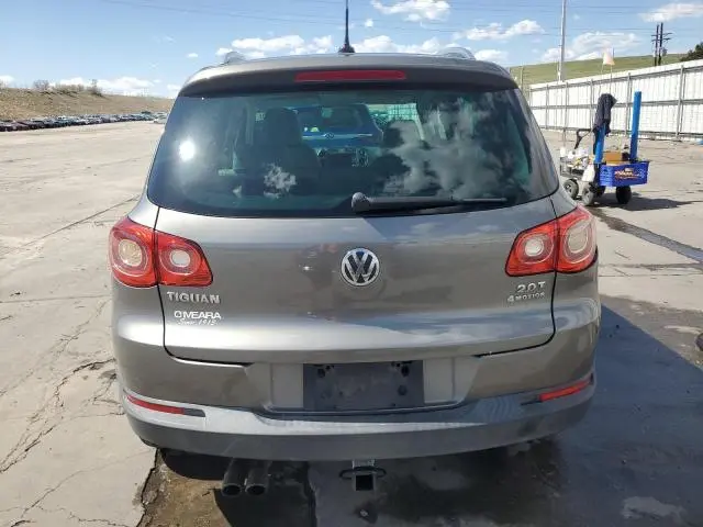 2011 VOLKSWAGEN TIGUAN S  