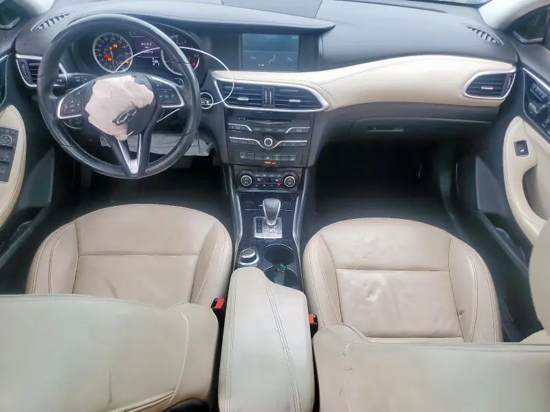 2018 INFINITI QX30 BASE  