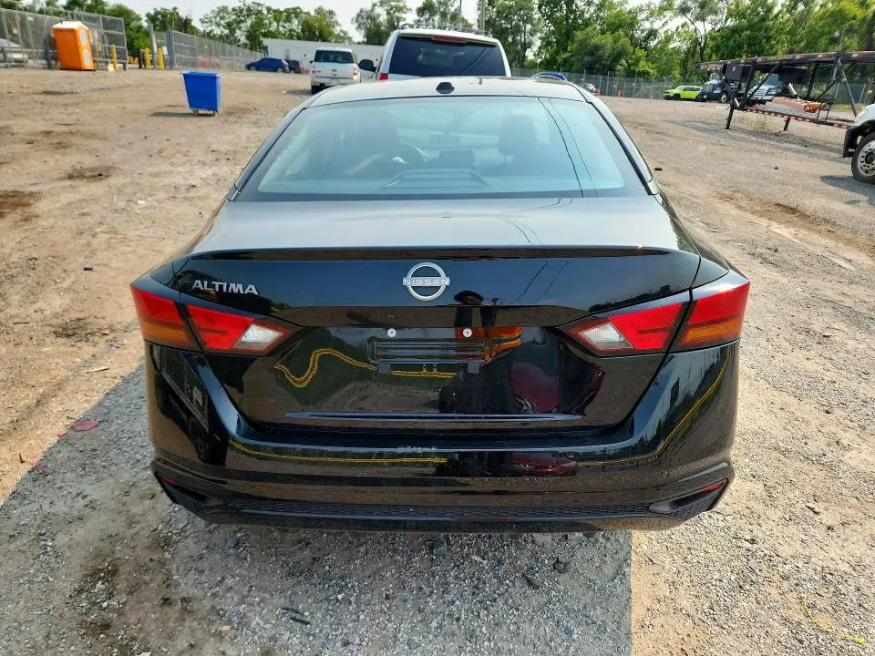 2025 NISSAN ALTIMA SV  