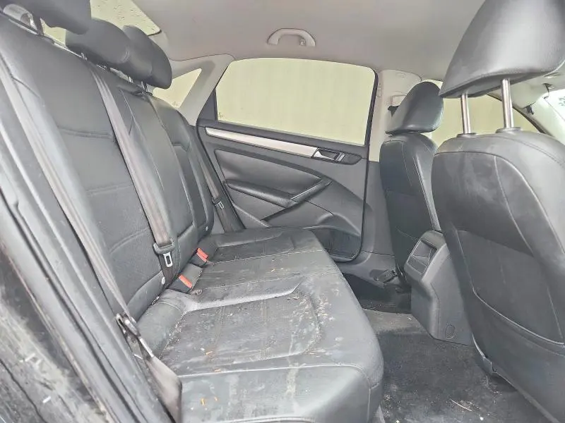 2012 VOLKSWAGEN PASSAT SE  