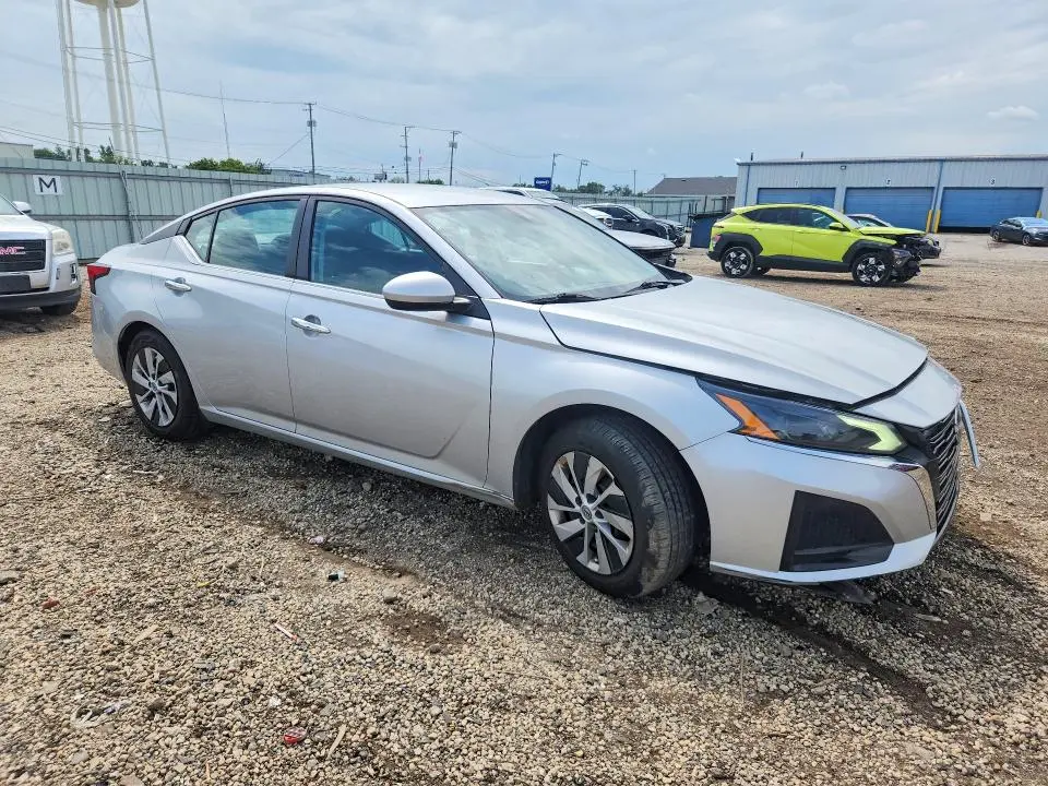 2023 NISSAN ALTIMA S  