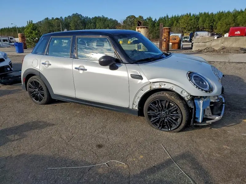 2022 MINI COOPER   