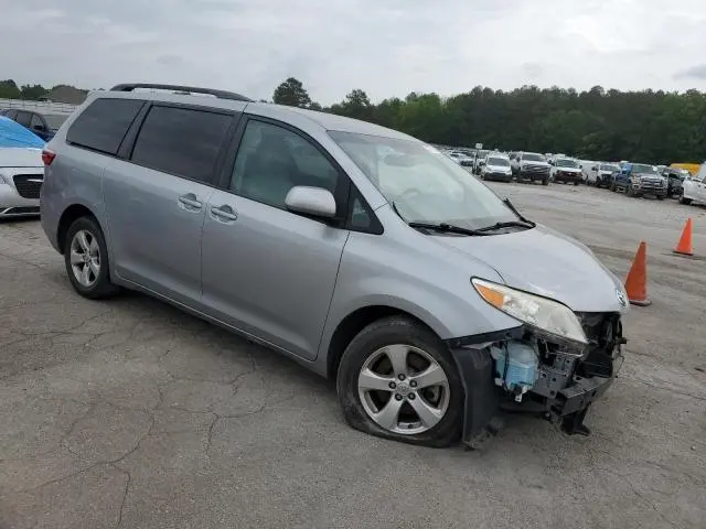 2017 TOYOTA SIENNA LE