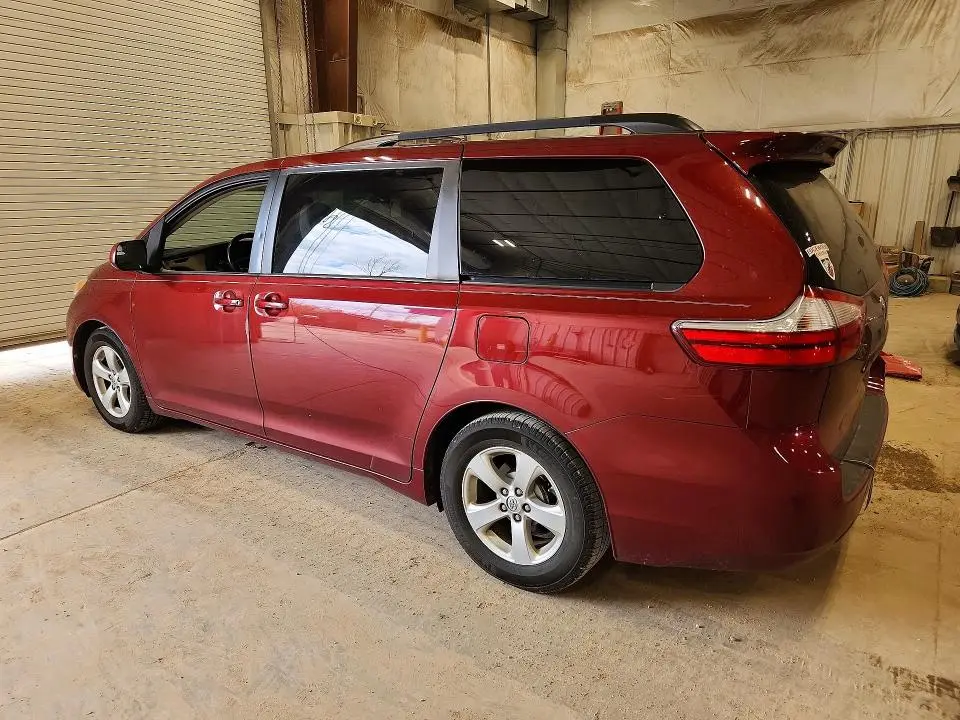 2015 TOYOTA SIENNA LE  