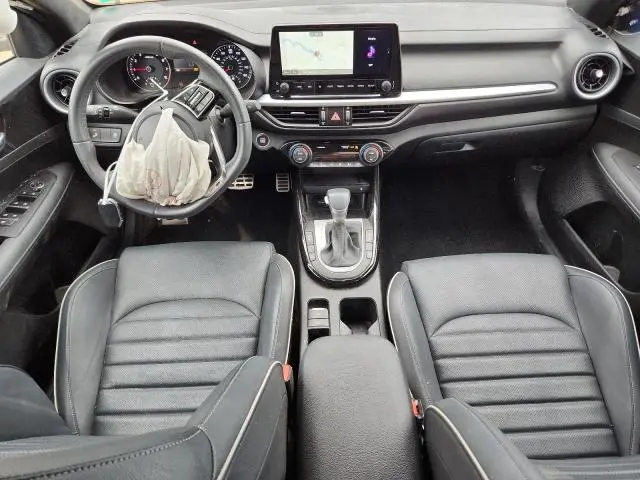 2024 KIA FORTE GT LINE  