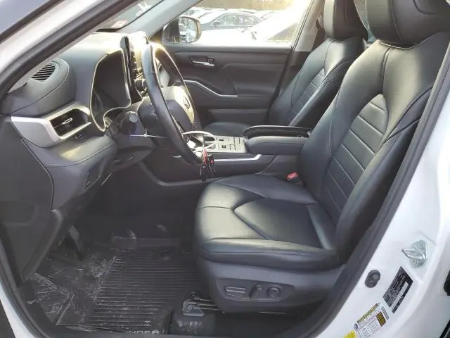 2021 TOYOTA HIGHLANDER XLE
