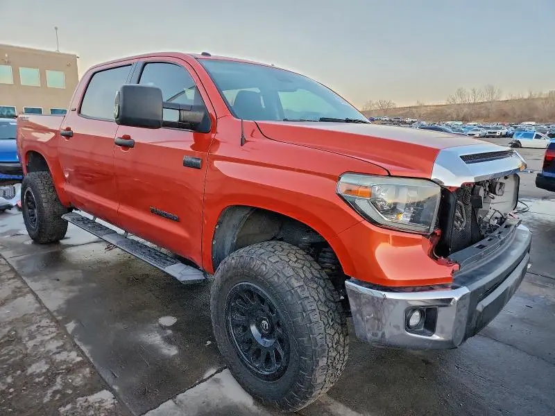 2018 TOYOTA TUNDRA CREWMAX SR5  
