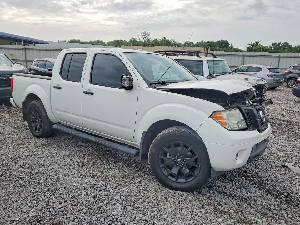 2018 NISSAN FRONTIER SV  