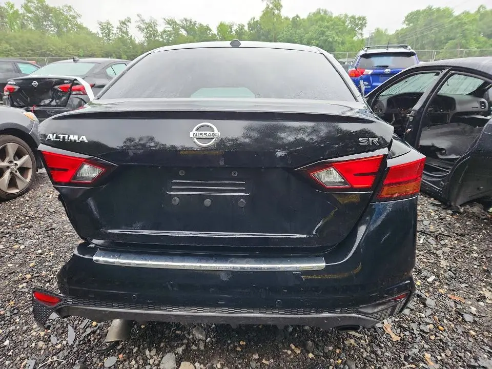 2021 NISSAN ALTIMA SR  