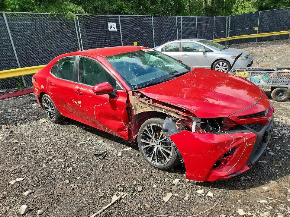 2019 TOYOTA CAMRY SE  