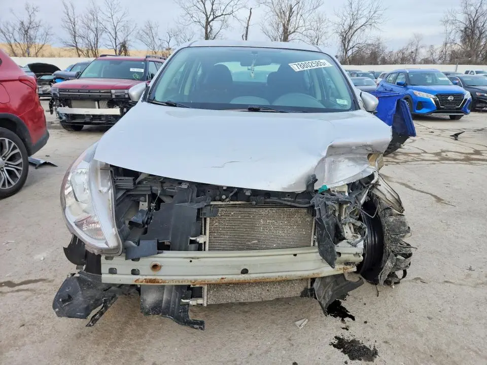 2019 NISSAN VERSA SV  