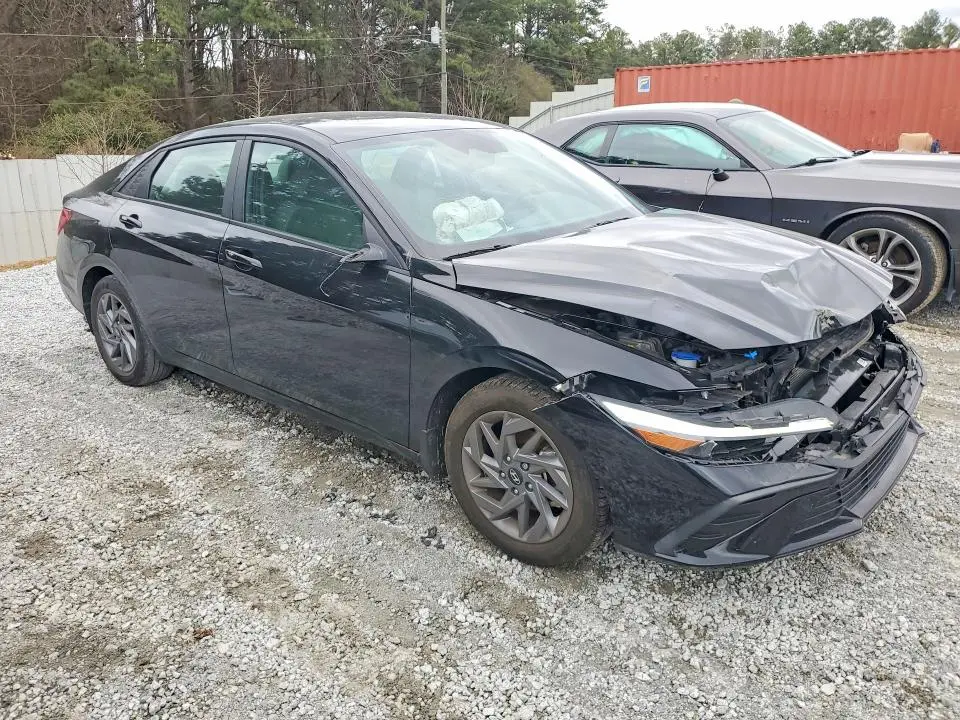 2024 HYUNDAI ELANTRA SEL  