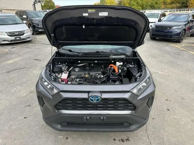 2022 TOYOTA RAV4 LE  