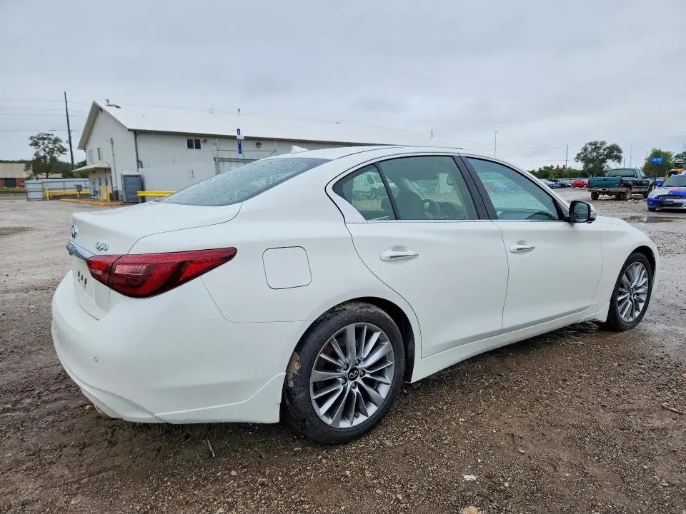 2023 INFINITI Q50 LUXE  