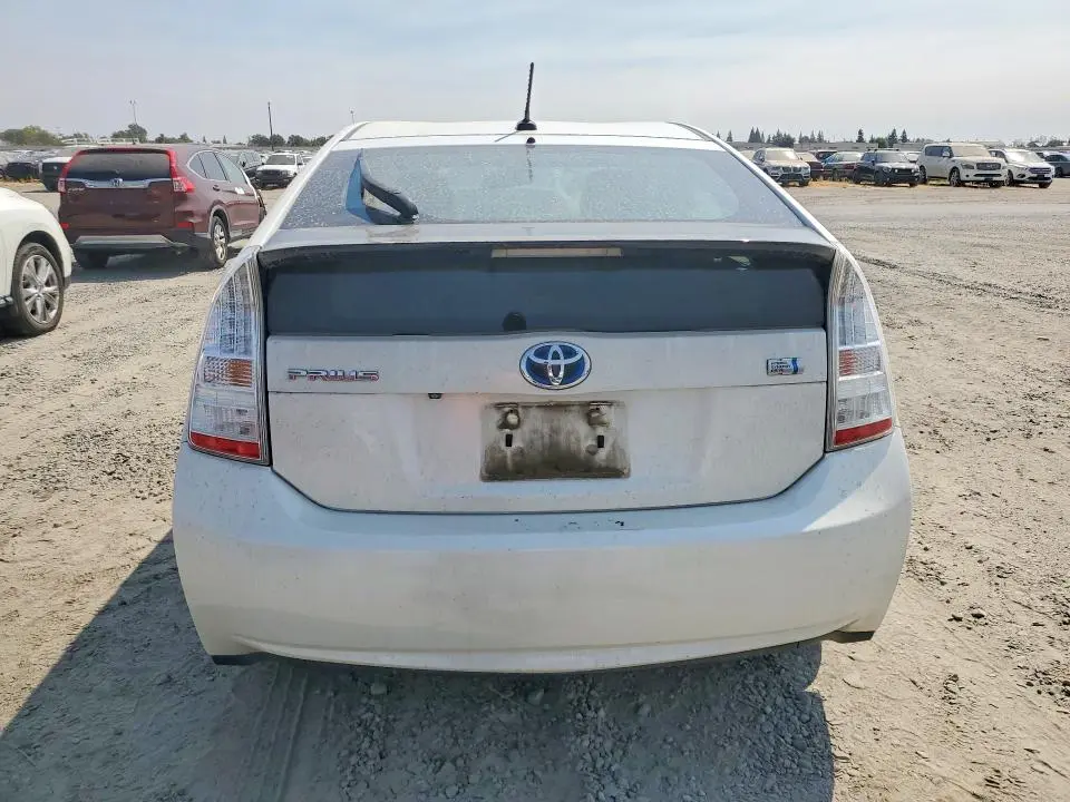 2010 TOYOTA PRIUS V  