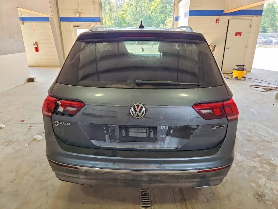 2021 VOLKSWAGEN TIGUAN SE  