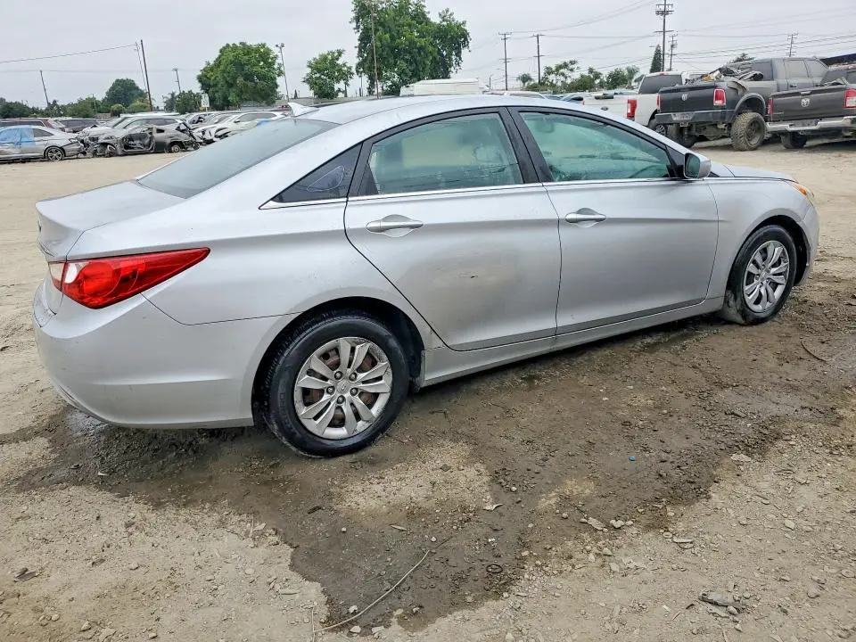 2011 HYUNDAI SONATA GLS  