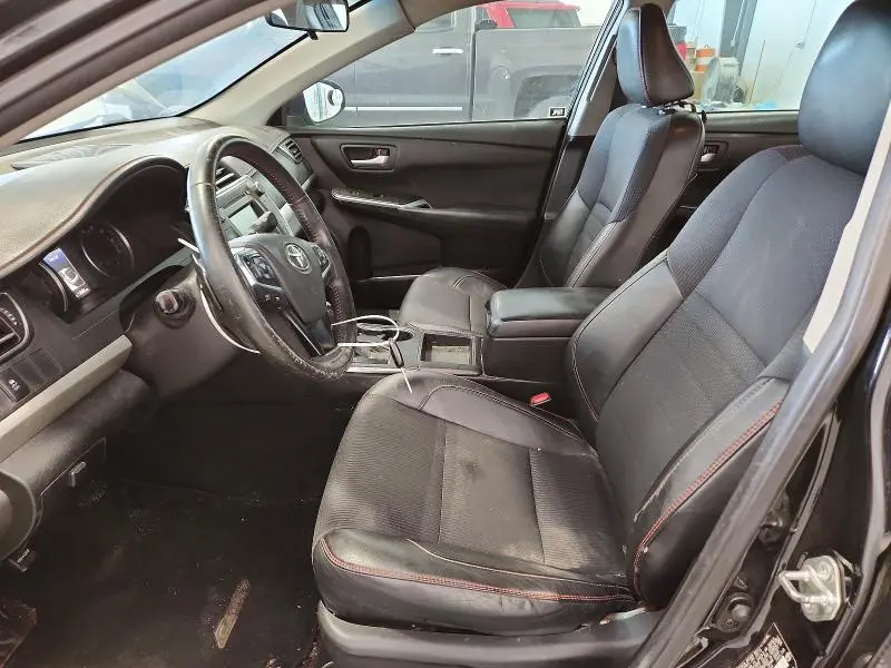 2016 TOYOTA CAMRY SE  