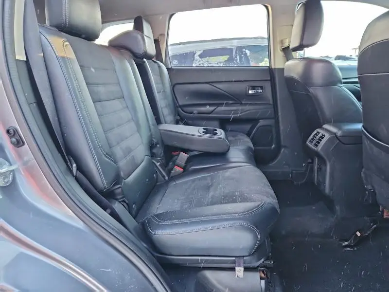 2019 MITSUBISHI OUTLANDER SE  