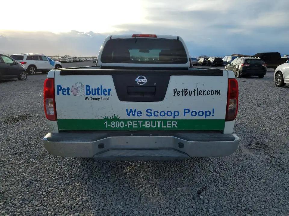 2014 NISSAN FRONTIER S  