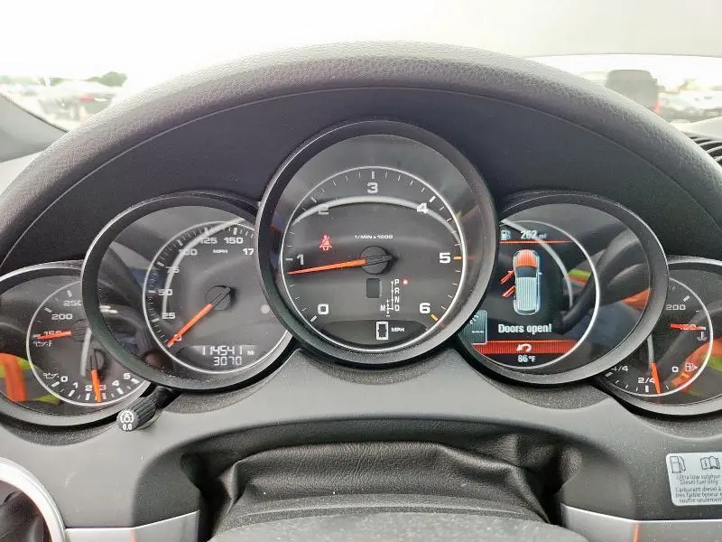 2013 PORSCHE CAYENNE   