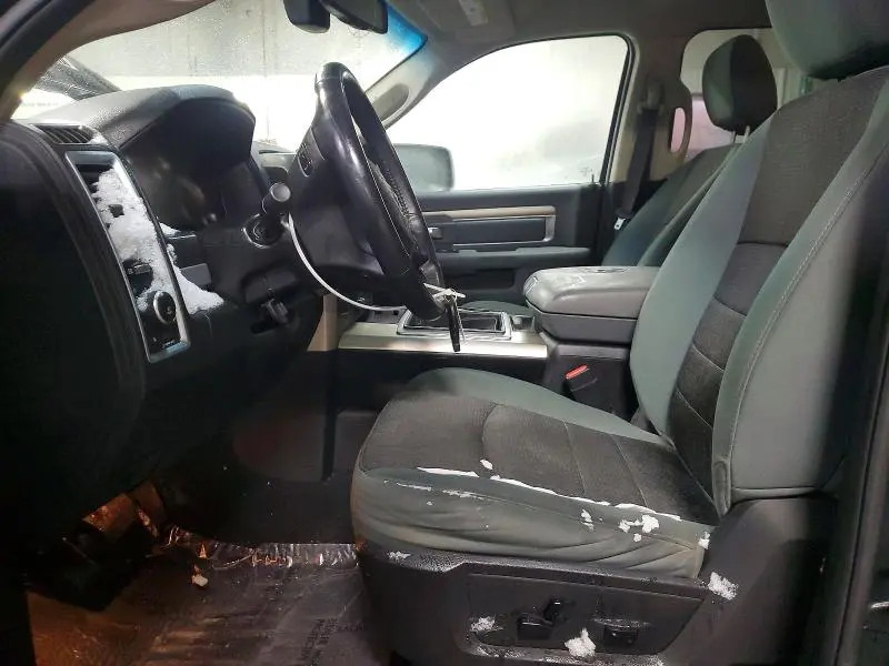 2015 RAM 1500 SLT  