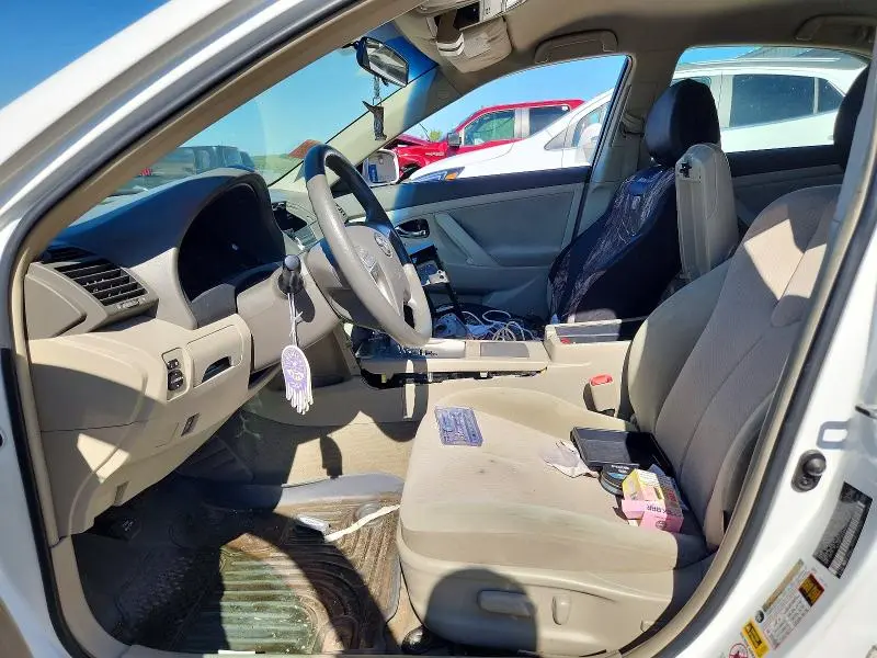 2011 TOYOTA CAMRY LE  