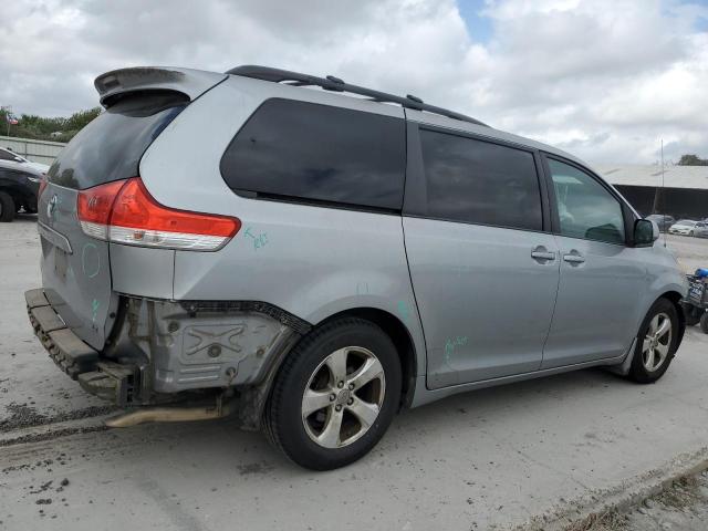 2011 TOYOTA SIENNA LE