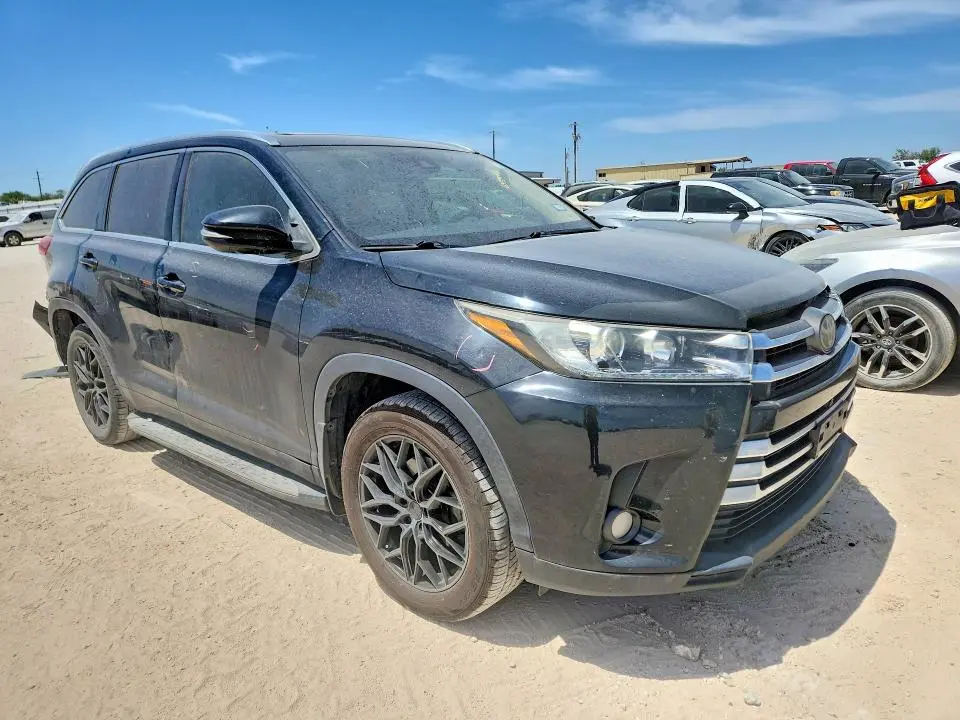 2017 TOYOTA HIGHLANDER LIMITED PLATINUM  