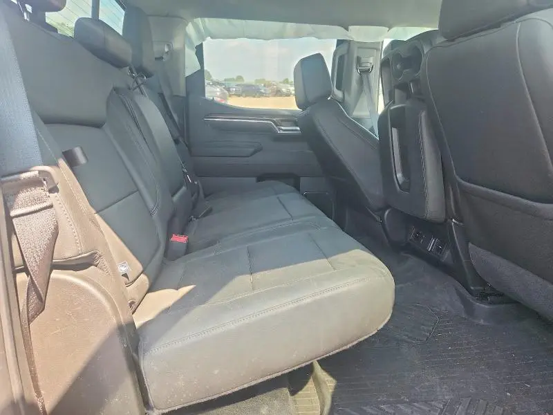 2024 CHEVROLET SILVERADO K1500 LT  