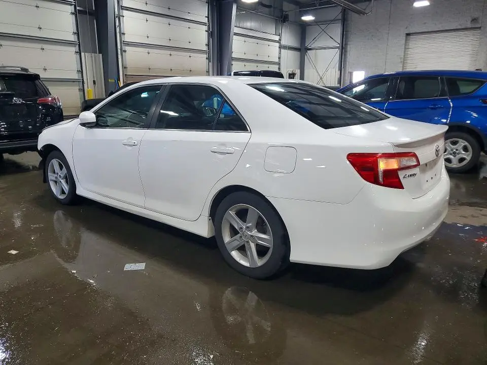 2014 TOYOTA CAMRY SE  