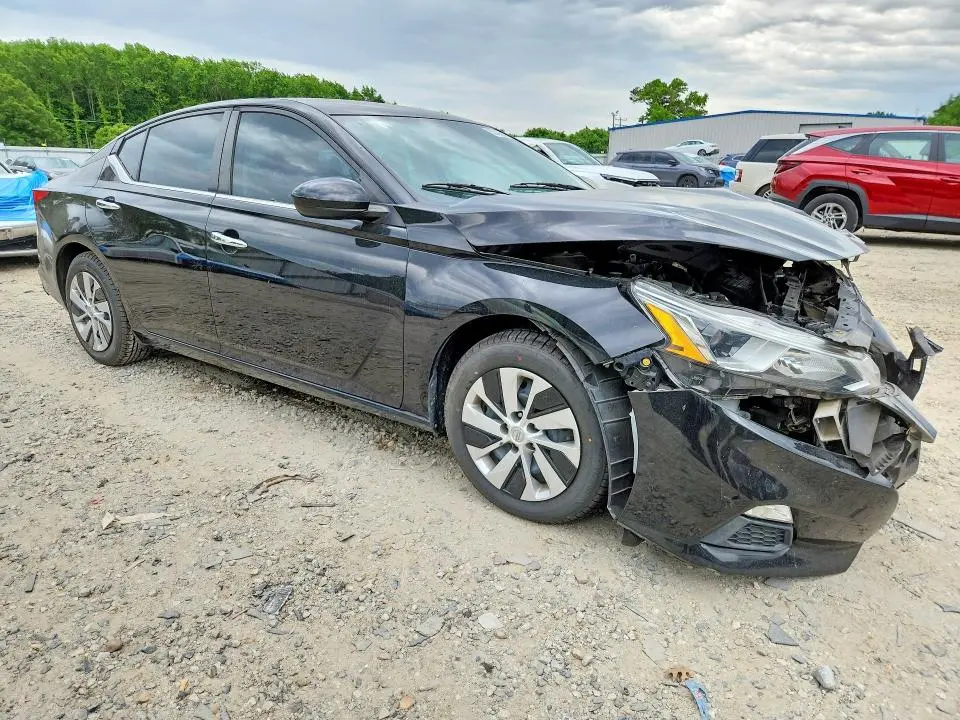 2019 NISSAN ALTIMA S  