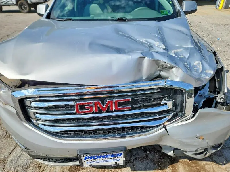 2017 GMC ACADIA SLE  