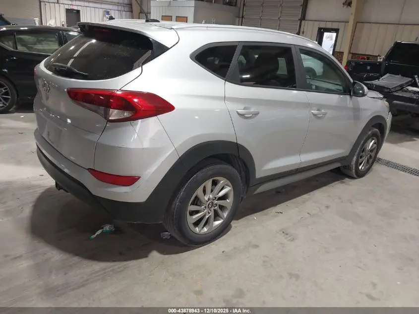 2017 HYUNDAI TUCSON SE