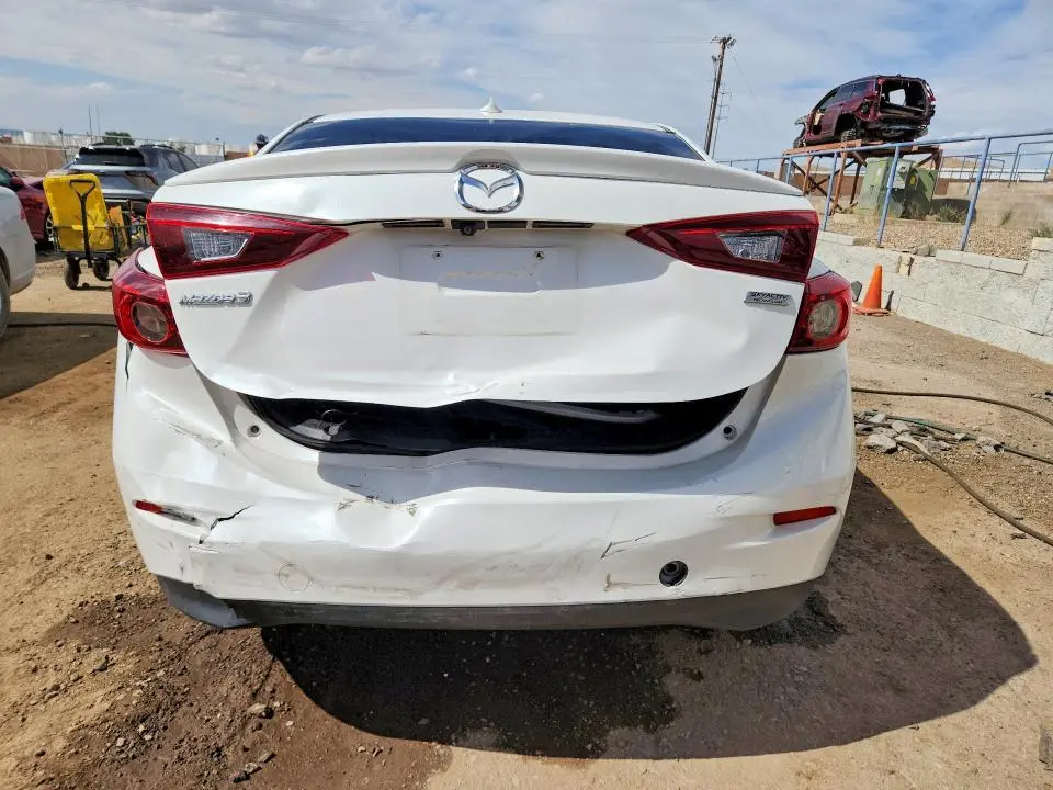 2018 MAZDA 3 TOURING  