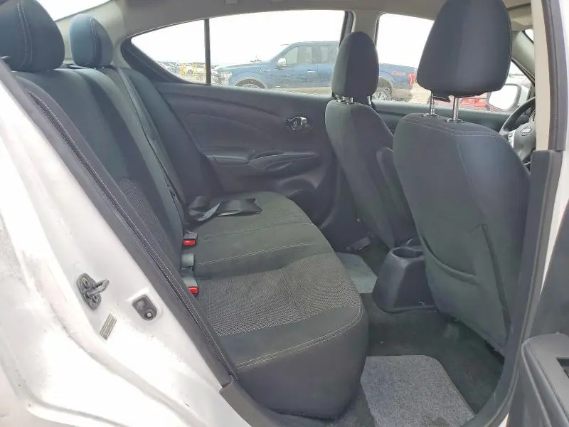 2019 NISSAN VERSA SV  