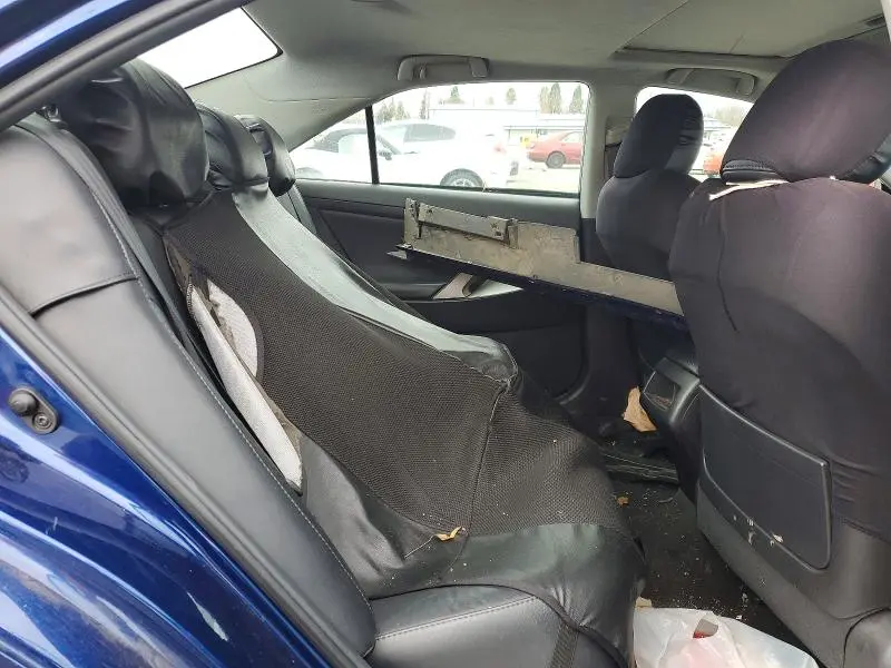2011 TOYOTA CAMRY SE  
