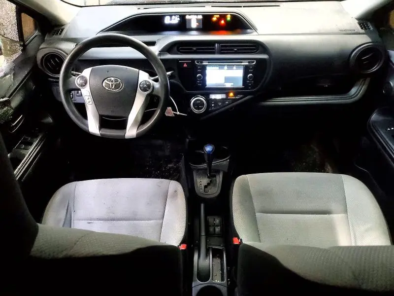 2016 TOYOTA PRIUS C ONE  