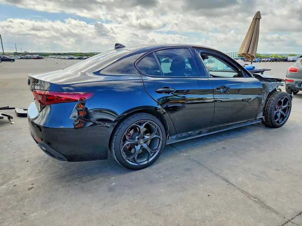 2018 ALFA ROMEO GIULIA TI Q4  