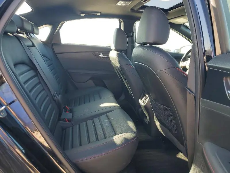 2023 KIA FORTE GT  