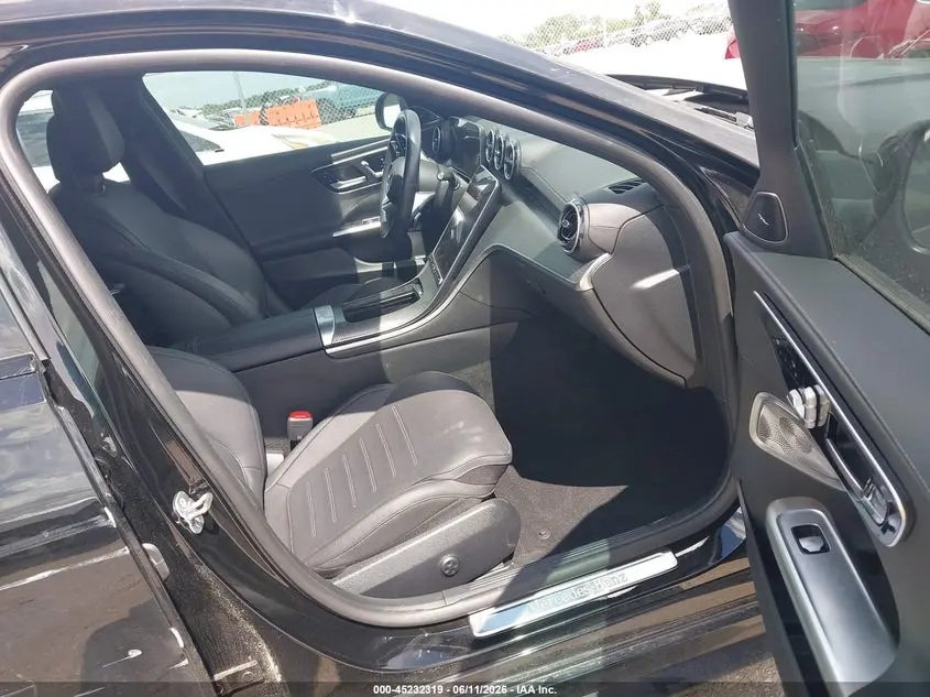 2024 MERCEDES-BENZ C 300  