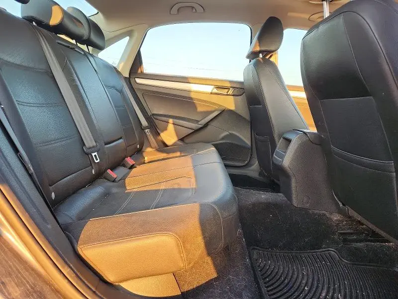 2012 VOLKSWAGEN PASSAT SE  