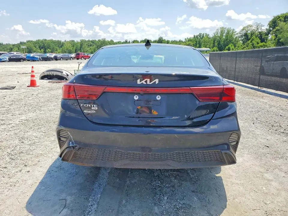2024 KIA FORTE LX  