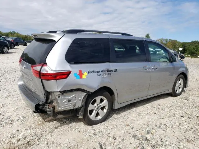 2018 TOYOTA SIENNA LE  