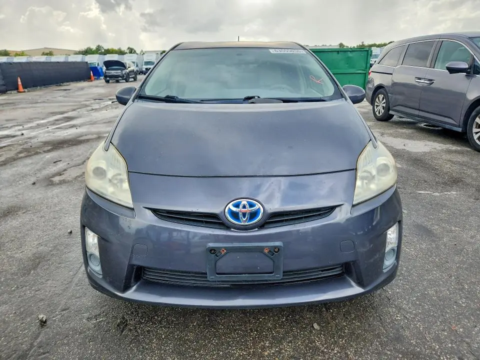 2010 TOYOTA PRIUS III  